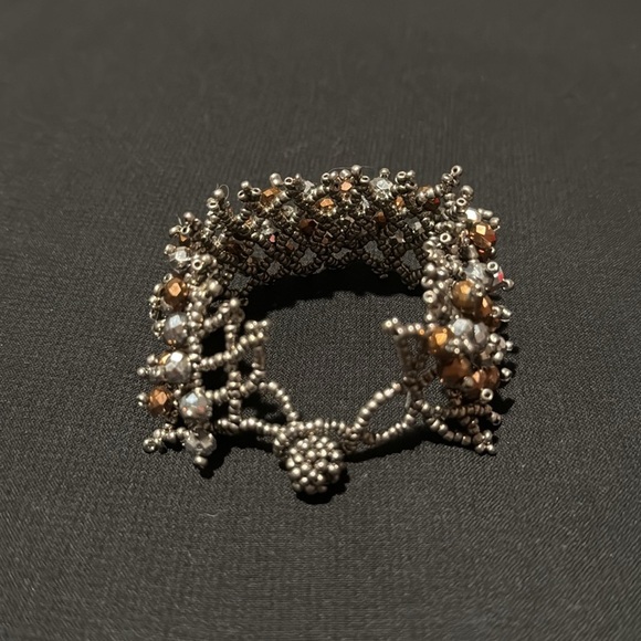 Crown Shaped Seed Beaded Bracelet - Picture 4 of 6